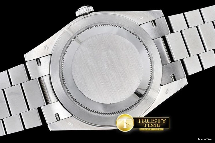 0213 RDD0207F – DayDate Compact 677